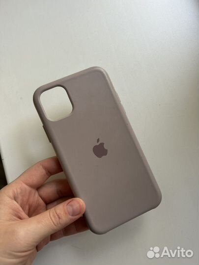 Чехлы на телефон iPhone 11