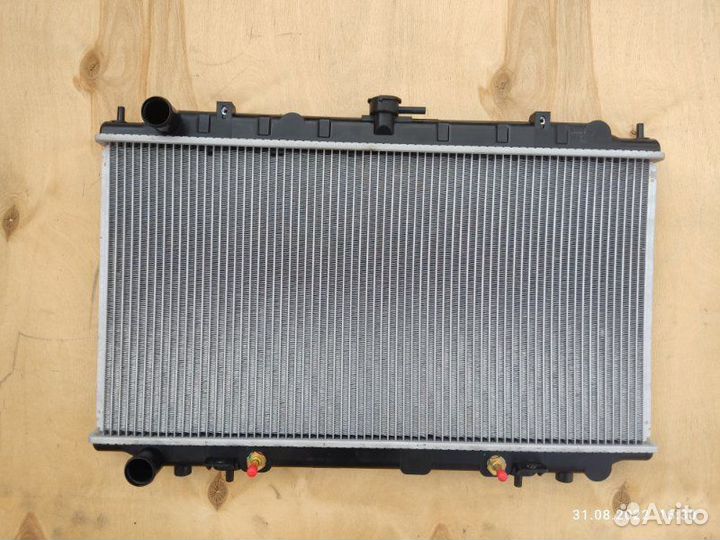 Радиатор Nissan Primera
