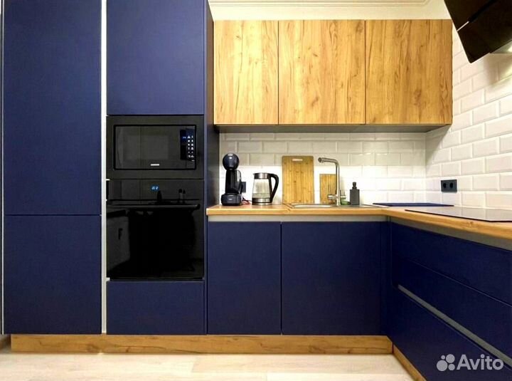 Кухонный гарнитур в современном стиле на заказ