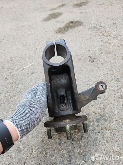 Поворотный кулак со ступицей левый форд фокус 3