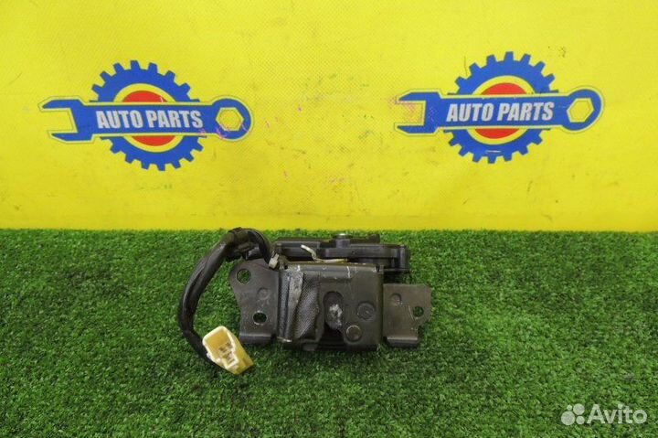 Замок багажника Toyota Prius NHW20