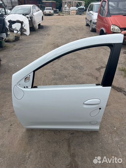 Дверь боковая передняя левая Renault Logan L4SR