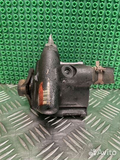 Насос гура Renault Megane 1 1.6 K4M