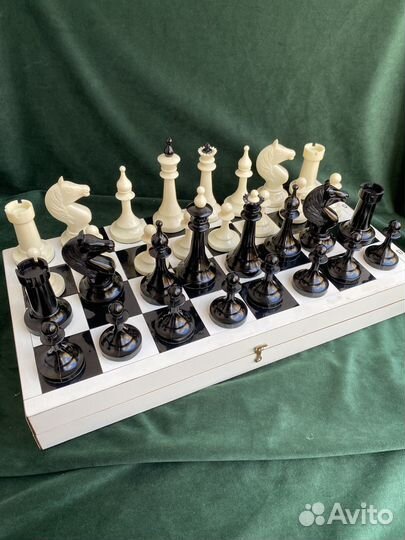 Шахматы СССР №35 карболитовые и деревянные