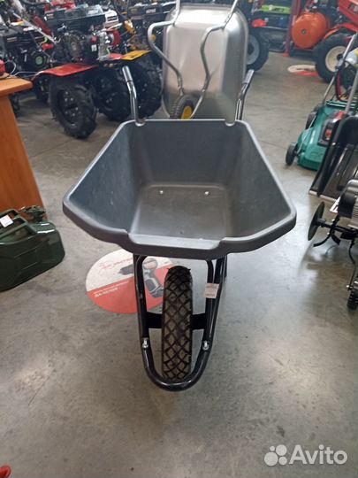 Тачка садово-строительная с пластиковым корытом