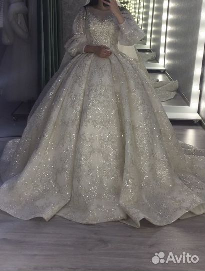 Свадебное платье