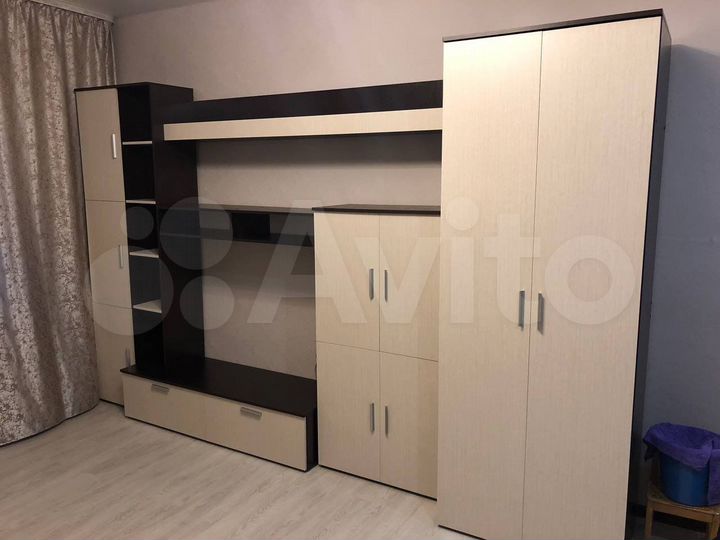 Комната 18 м² в > 9-к., 1/4 эт.