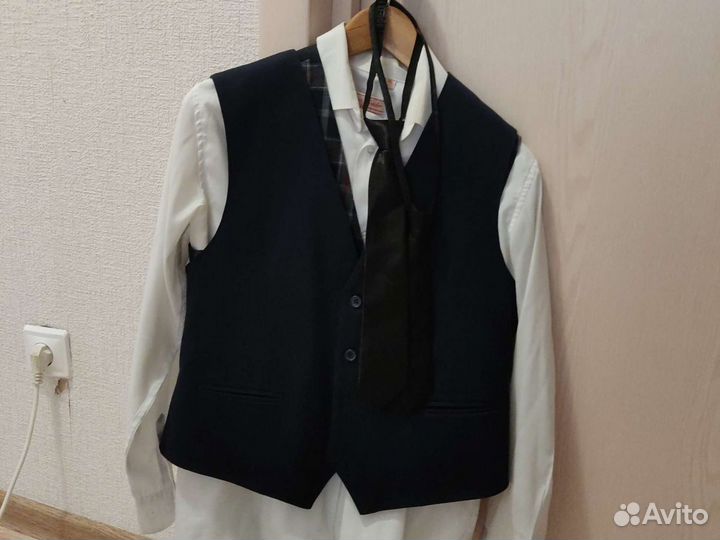 Жилеты рубашки брюки