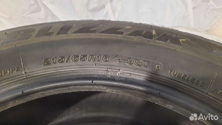 Bridgestone Blizzak Spike-01 215/65 R16 98T