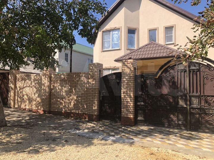 Дом 170 м² на участке 4 сот.