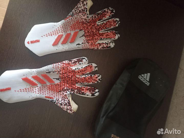 Вратарские перчатки adidas predator