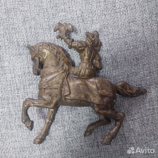Статуэтка. Всадник с соколом. Бронза