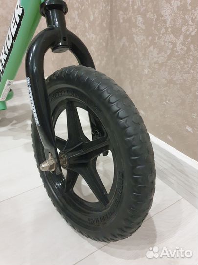 Продам беговел strider 12