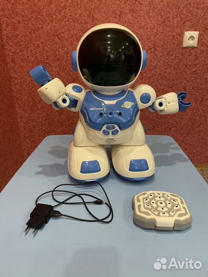 Робот игрушка интерактивный многофункциональный