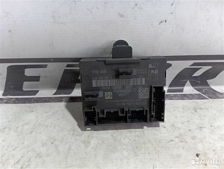 Блок управления дверьми левый Volkswagen Passat B8
