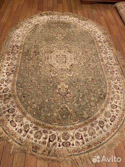 Ковер с шелковой нитью