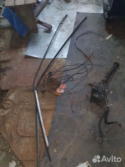 Молдинги крыши на мерседес 190