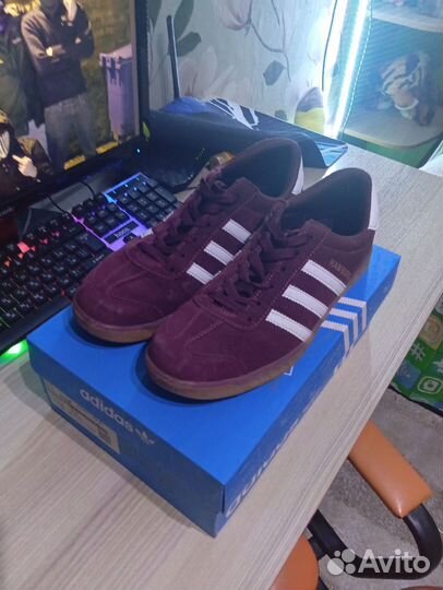 Кроссовки adidas hamburg