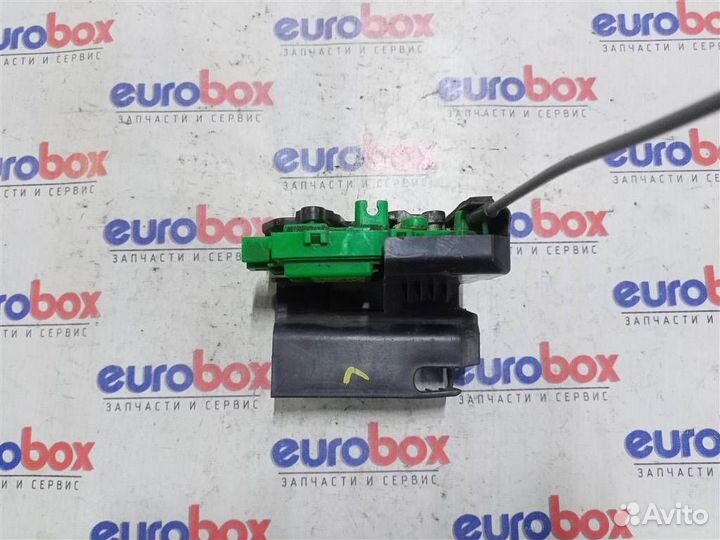 Замок двери передней левой Hyundai Solaris 2010