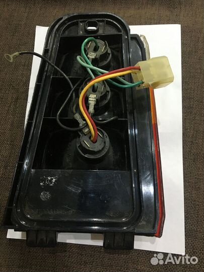 Задний фонарь на Оку и стекло фары пассат B3 hella