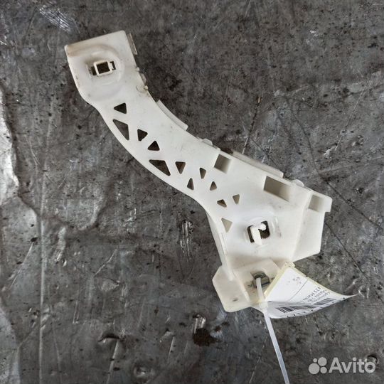 Кронштейн бампера передний левый Mazda 3 BK