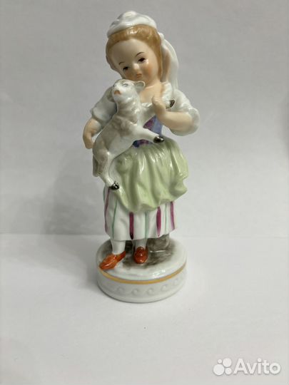 Capodimonte фарфор дама с овечкой