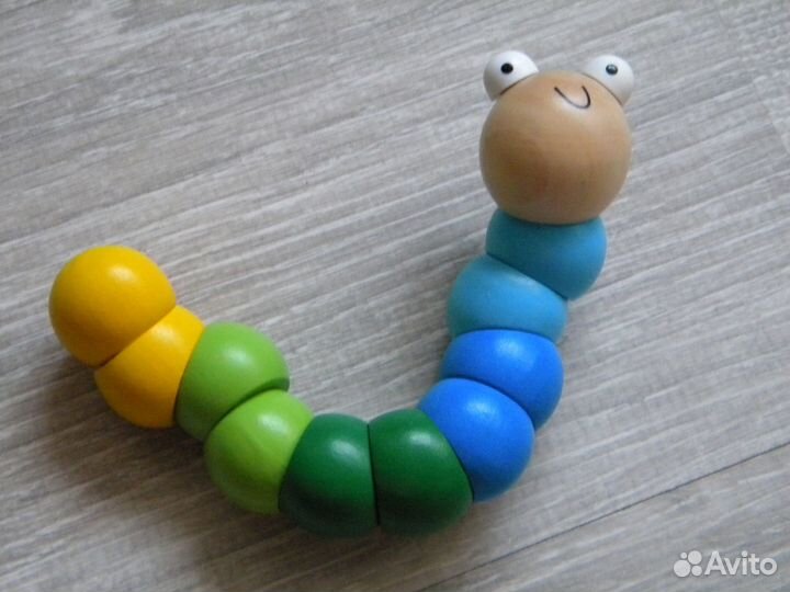 Деревянная игрушка, гусеница