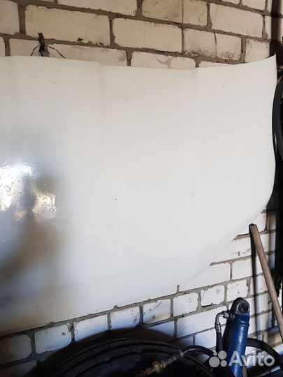 Продам капот на Форд transit