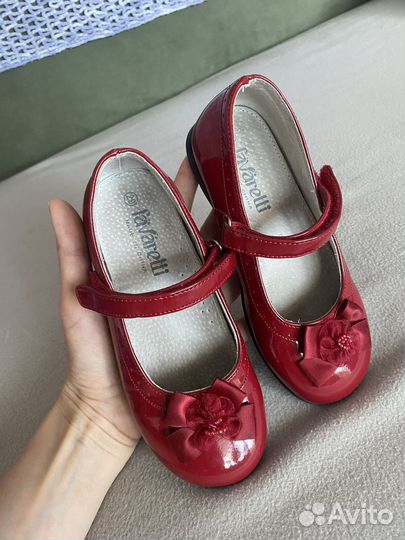 Туфли 29 размер красные лаковые