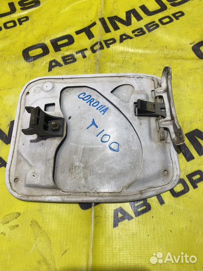 Лючок бензобака Toyota Corolla 100