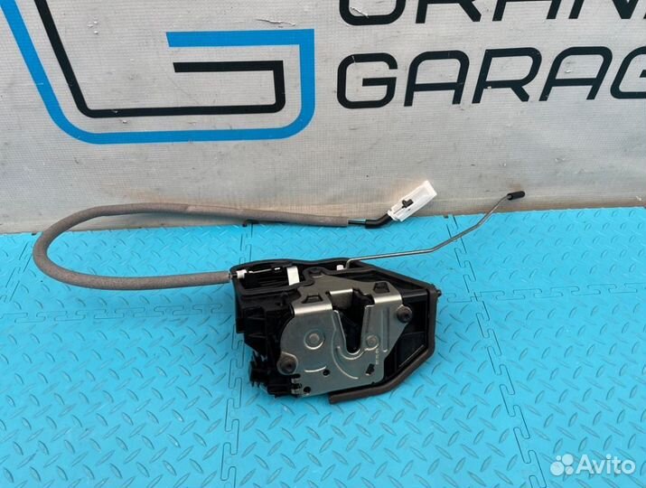 Замок двери задний правый Bmw X5 E70 N52B30AF 3.0