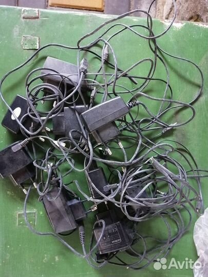 Зарядные устройства на телефоны