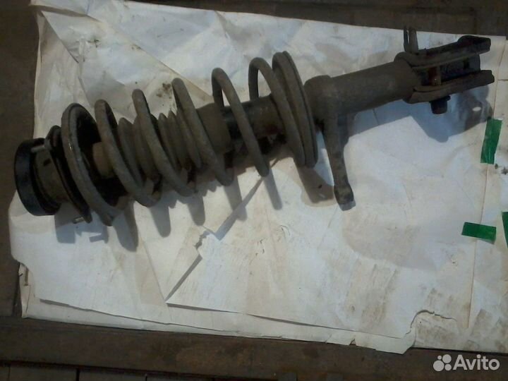 Продаю правую переднюю стойку ваз 08