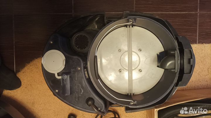 Моющий пылесос LG 1500w