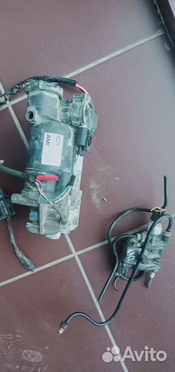 Компрессор пневмоподвески Lend Rover Discovery 3