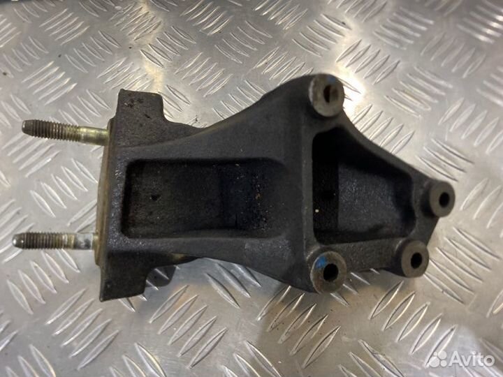 Кронштейн двс Kia Rio 3