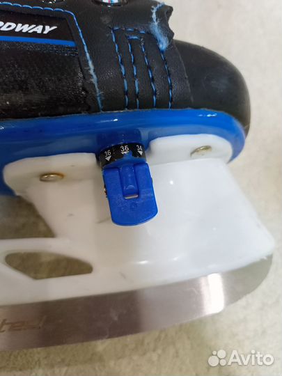 Коньки хоккейные