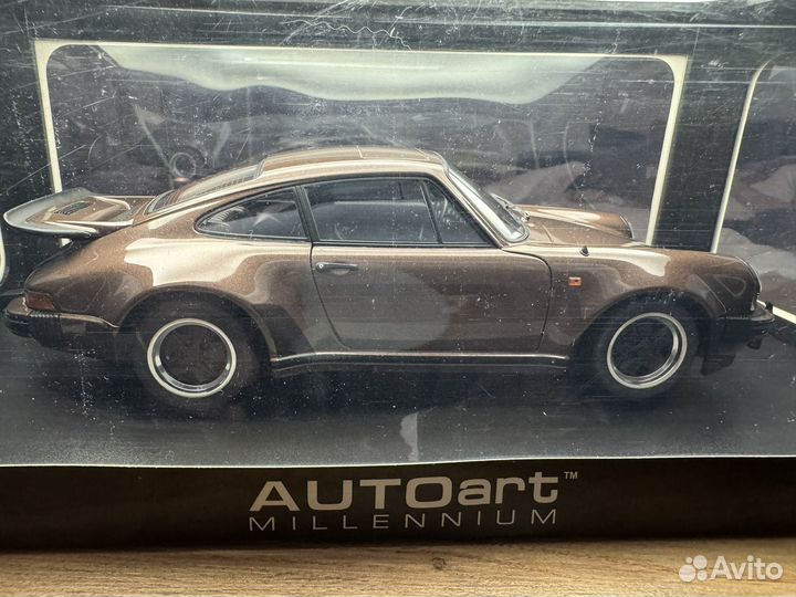 Autoart porsche 911 turbo 3.0 1:18