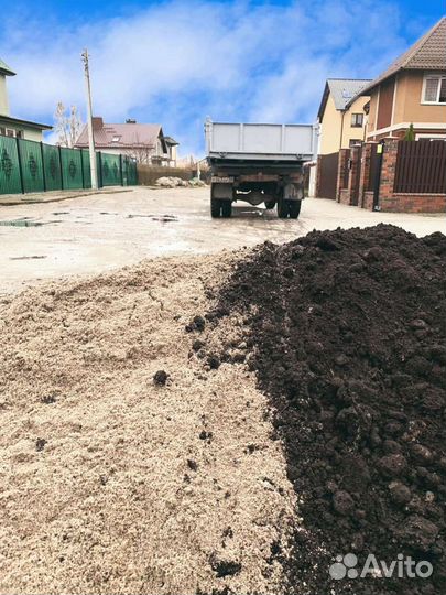 Доставка чернозема камаз и мешки