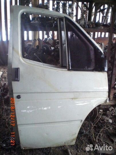 Дверь передняя Ford Transit