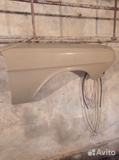 Крыло переднее правое газ 24