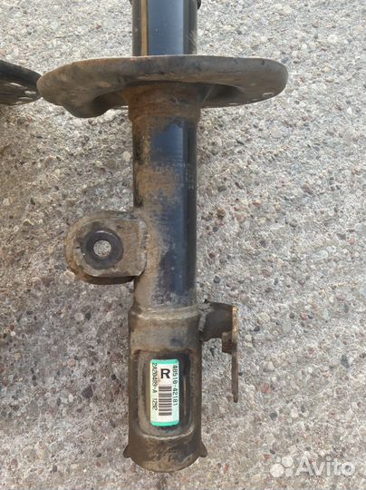 Амортизатор Toyota Rav4 III 2008г