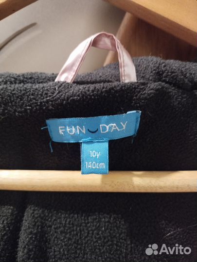 Пуховик на девочку 140