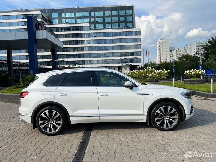 Volkswagen Touareg 3.0 AT, 2020, 18 000 км