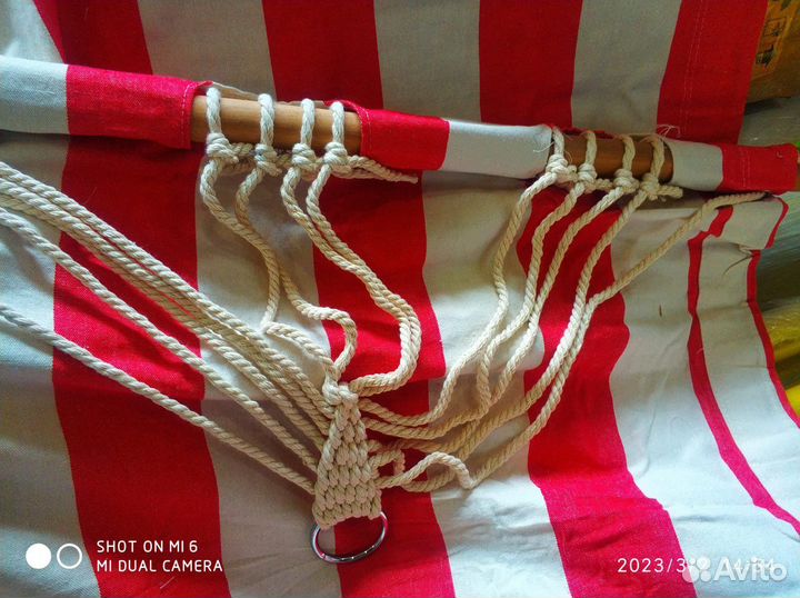 Гамак новый красно- белый с планкой