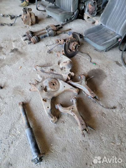 Задние рычаги на ренж Ровер Вог 2005г