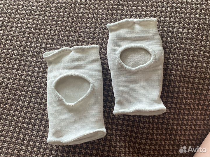 Спортивные перчатки