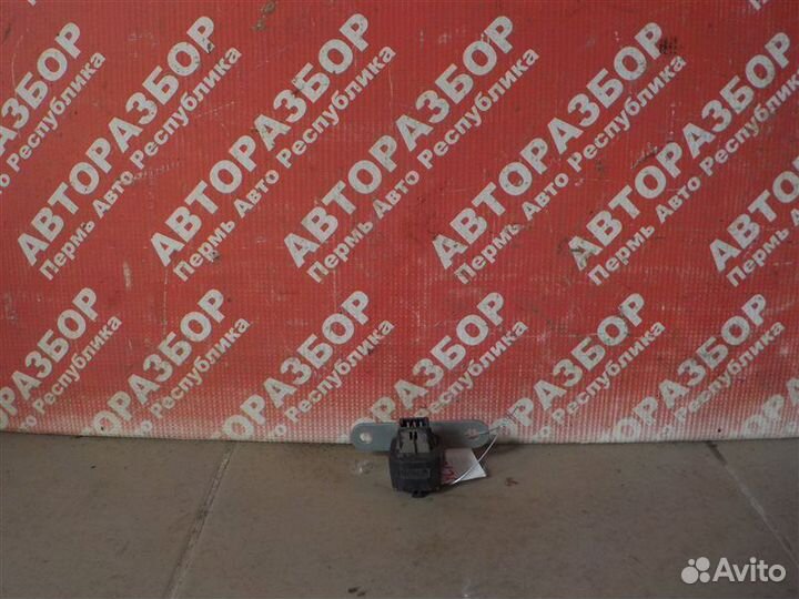 Датчик ускорения Renault Duster K4MA606 2012