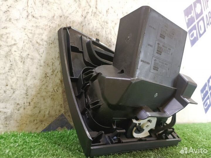 Дефлектор обдува передний правый Renault Fluence