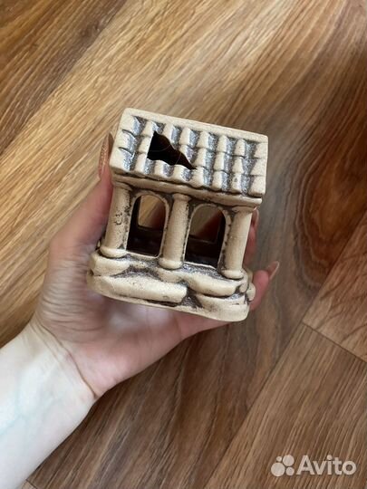 Замок для аквариума